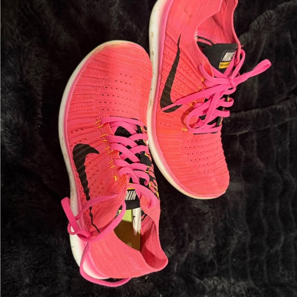 Nike Women's Vibrant Pink Athletic Shoes